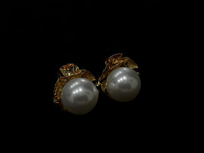Ruffled Pearl Studs