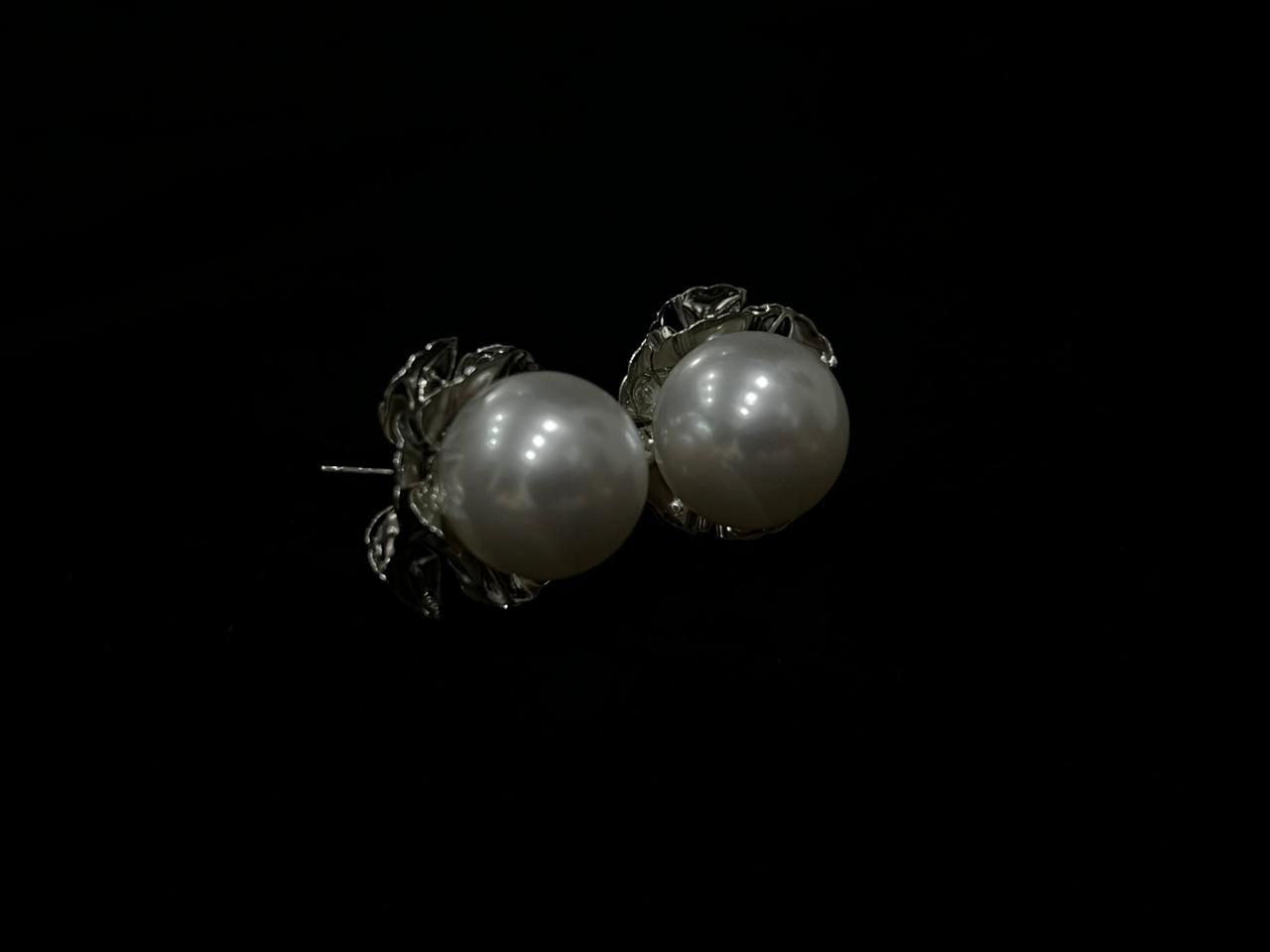 Ruffled Pearl Studs