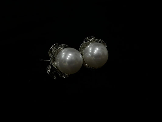 Ruffled Pearl Studs